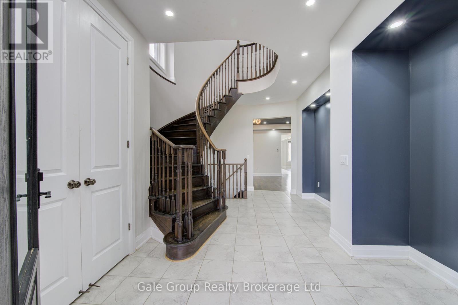 125 PRINCE CHARLES CRESCENT - 3