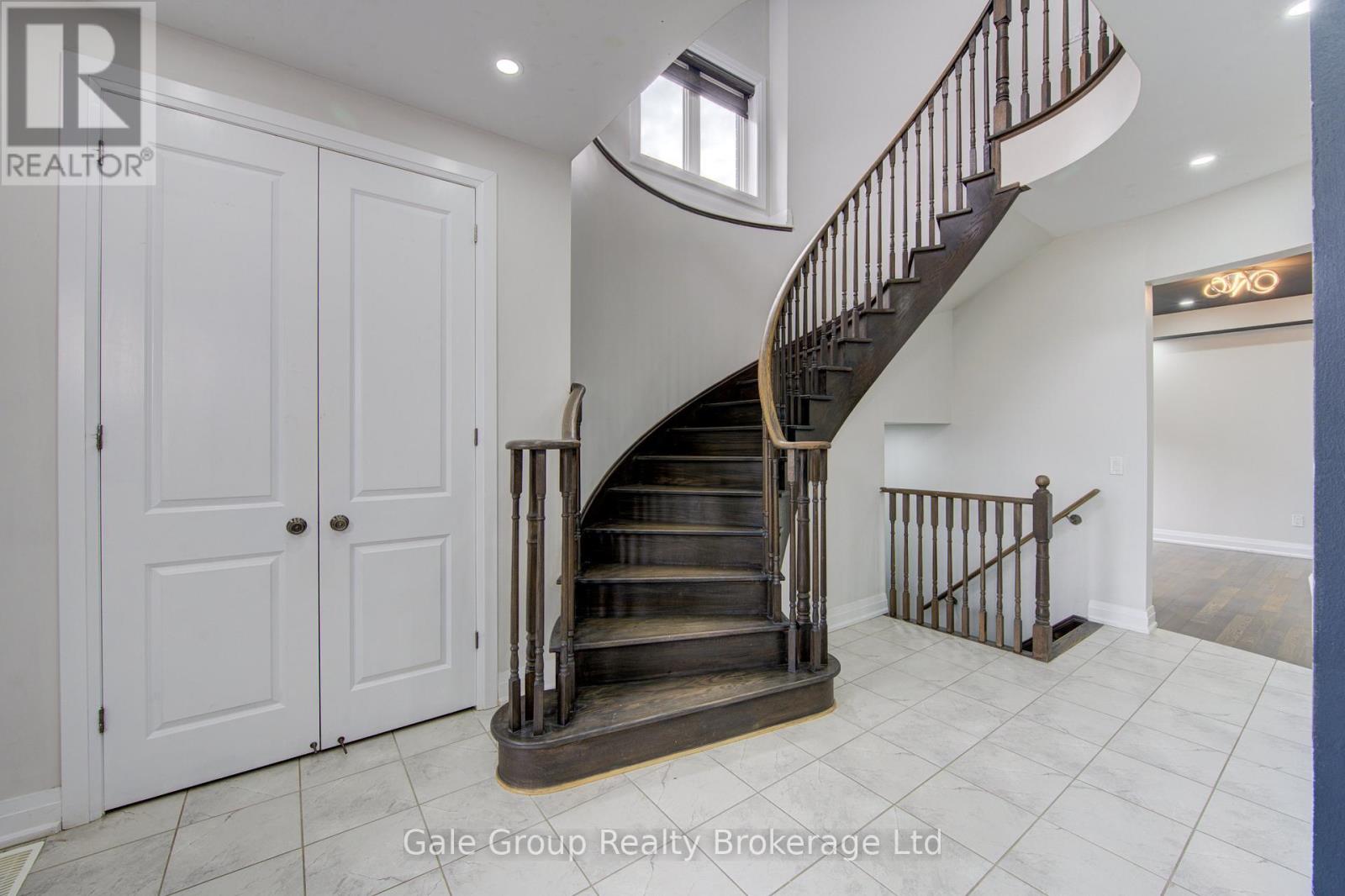 125 PRINCE CHARLES CRESCENT - 4
