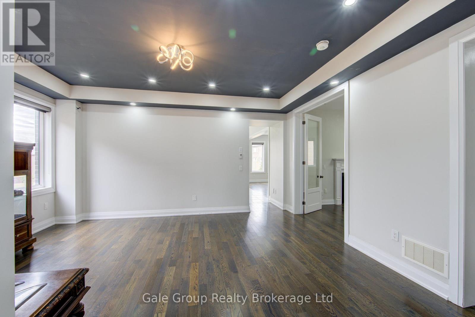 125 PRINCE CHARLES CRESCENT - 6
