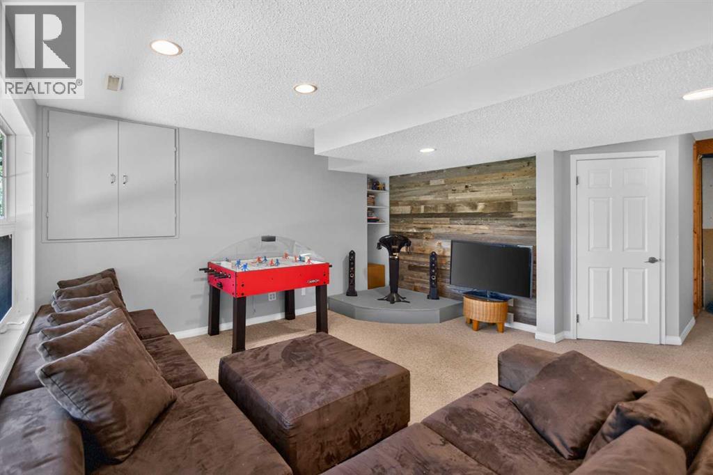 124 Valley Creek Crescent NW — photo 38