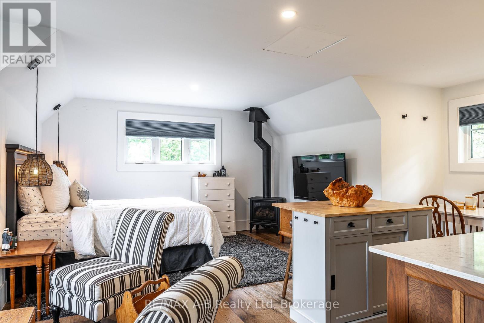 281 MANK STREET - Image 31