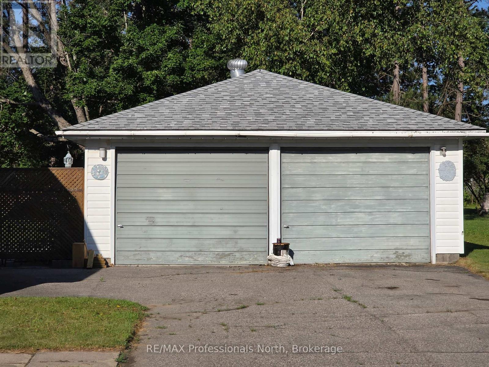 1024 LUTTERWORTH PINES ROAD - 40