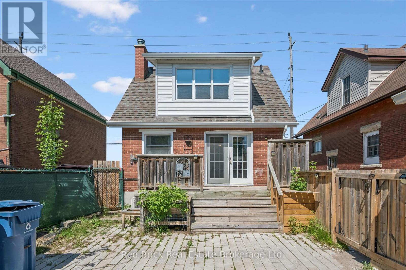 241 VICTORIA ROAD S - 1