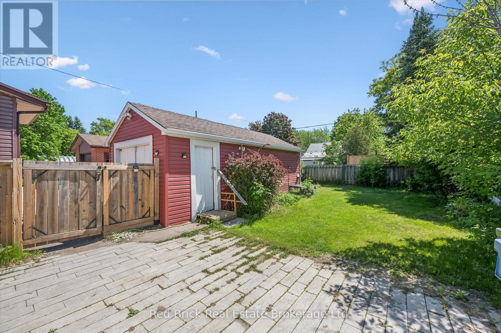 241 VICTORIA ROAD S - 29