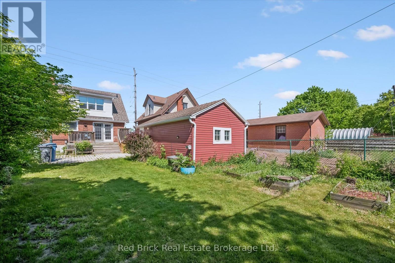 241 VICTORIA ROAD S - 31