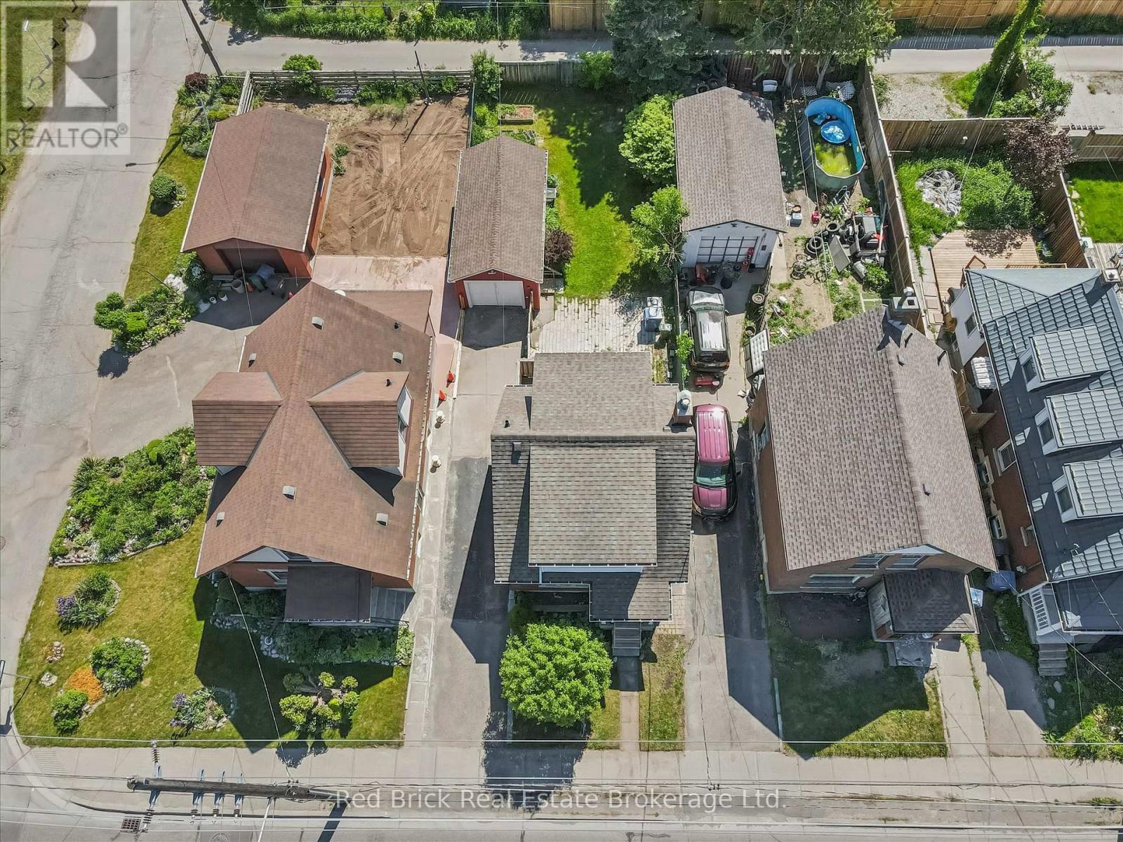 241 VICTORIA ROAD S - 35