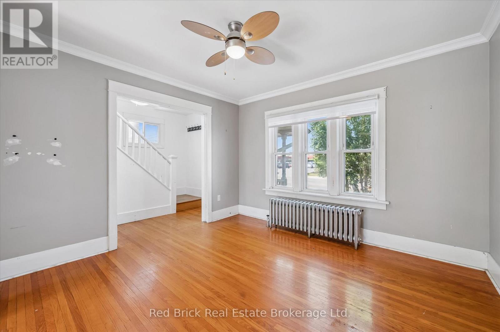 241 VICTORIA ROAD S - 7