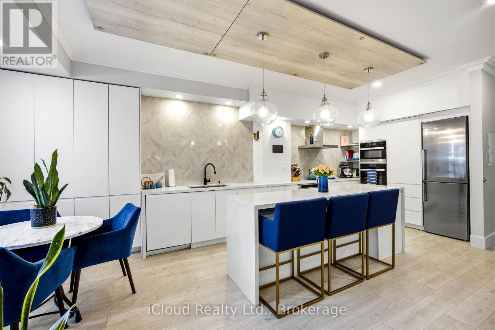 #PH16 650 SHEPPARD AVENUE E - 10