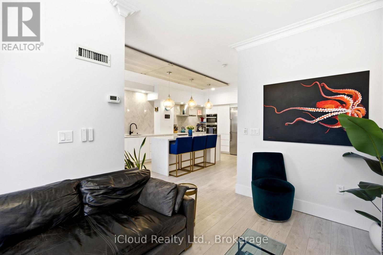 #PH16 650 SHEPPARD AVENUE E - 16