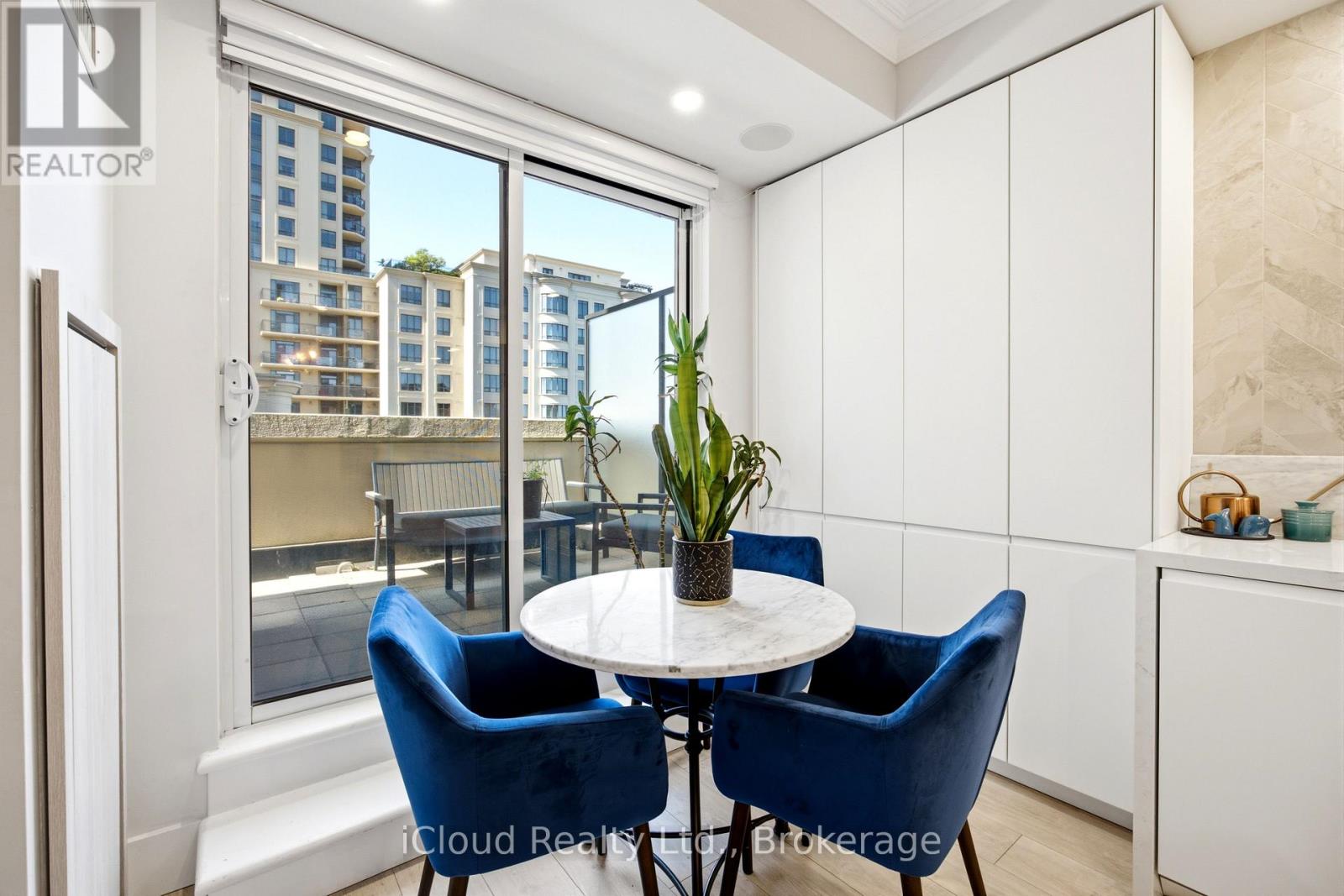#PH16 650 SHEPPARD AVENUE E - 17