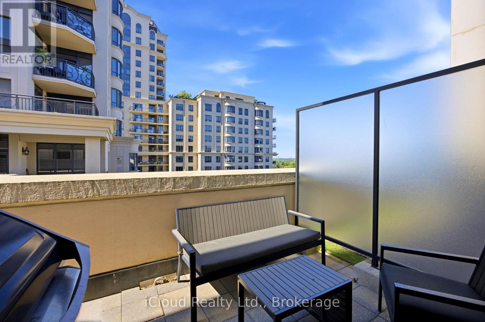 #PH16 650 SHEPPARD AVENUE E - 18