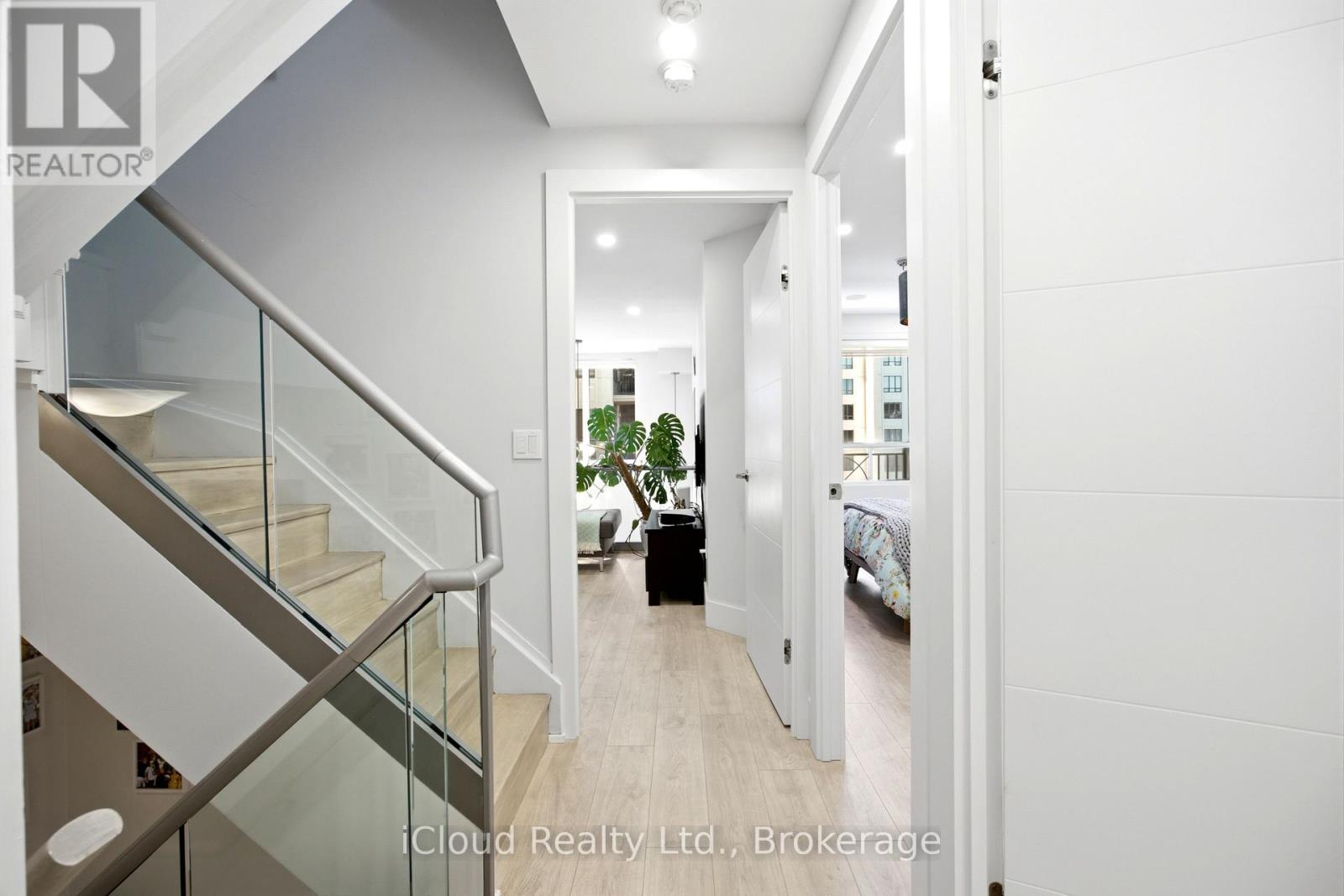 #PH16 650 SHEPPARD AVENUE E - 22