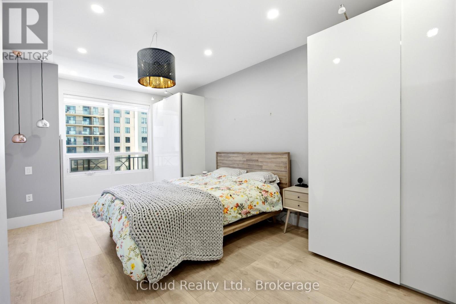 #PH16 650 SHEPPARD AVENUE E - 23