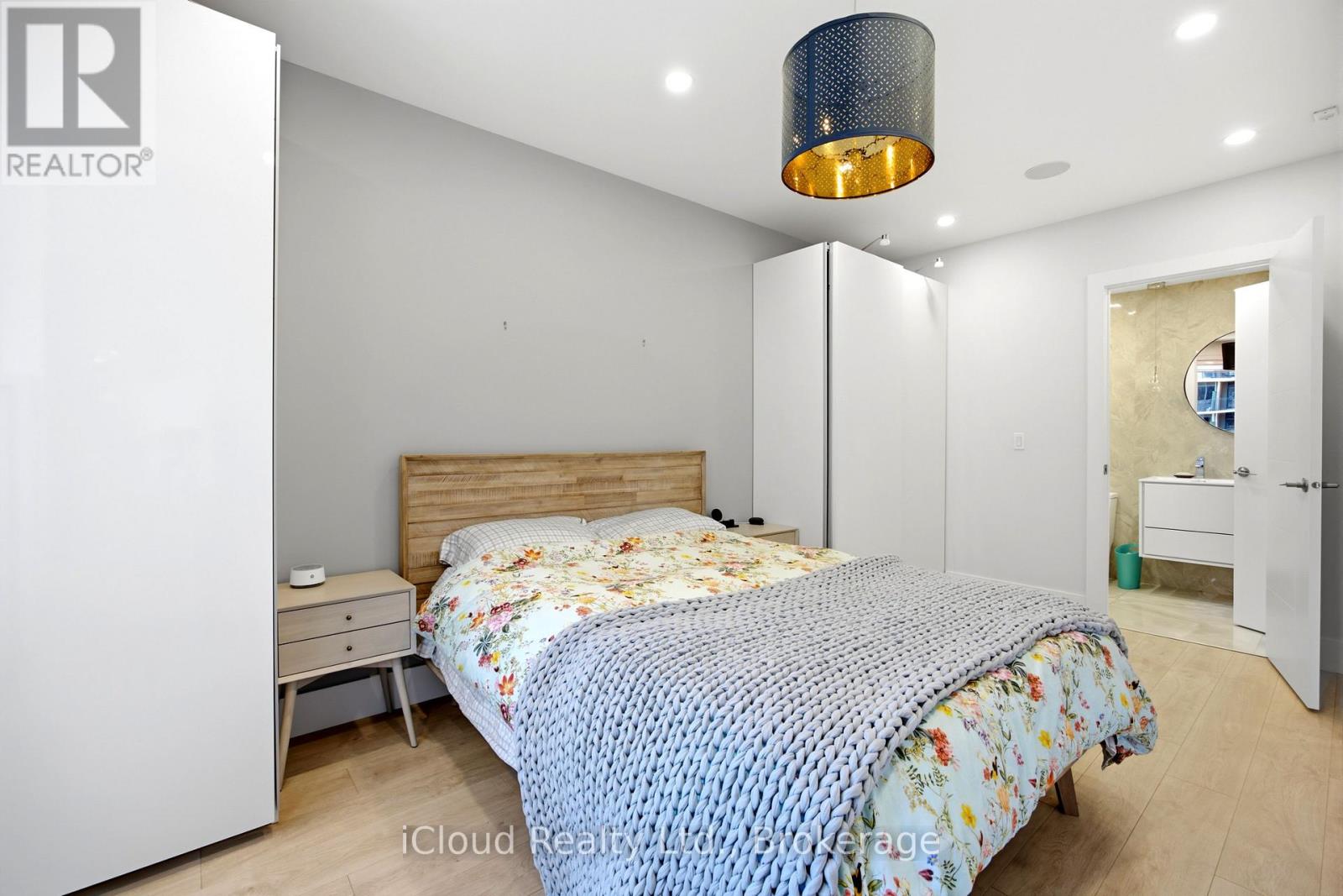 #PH16 650 SHEPPARD AVENUE E - 24