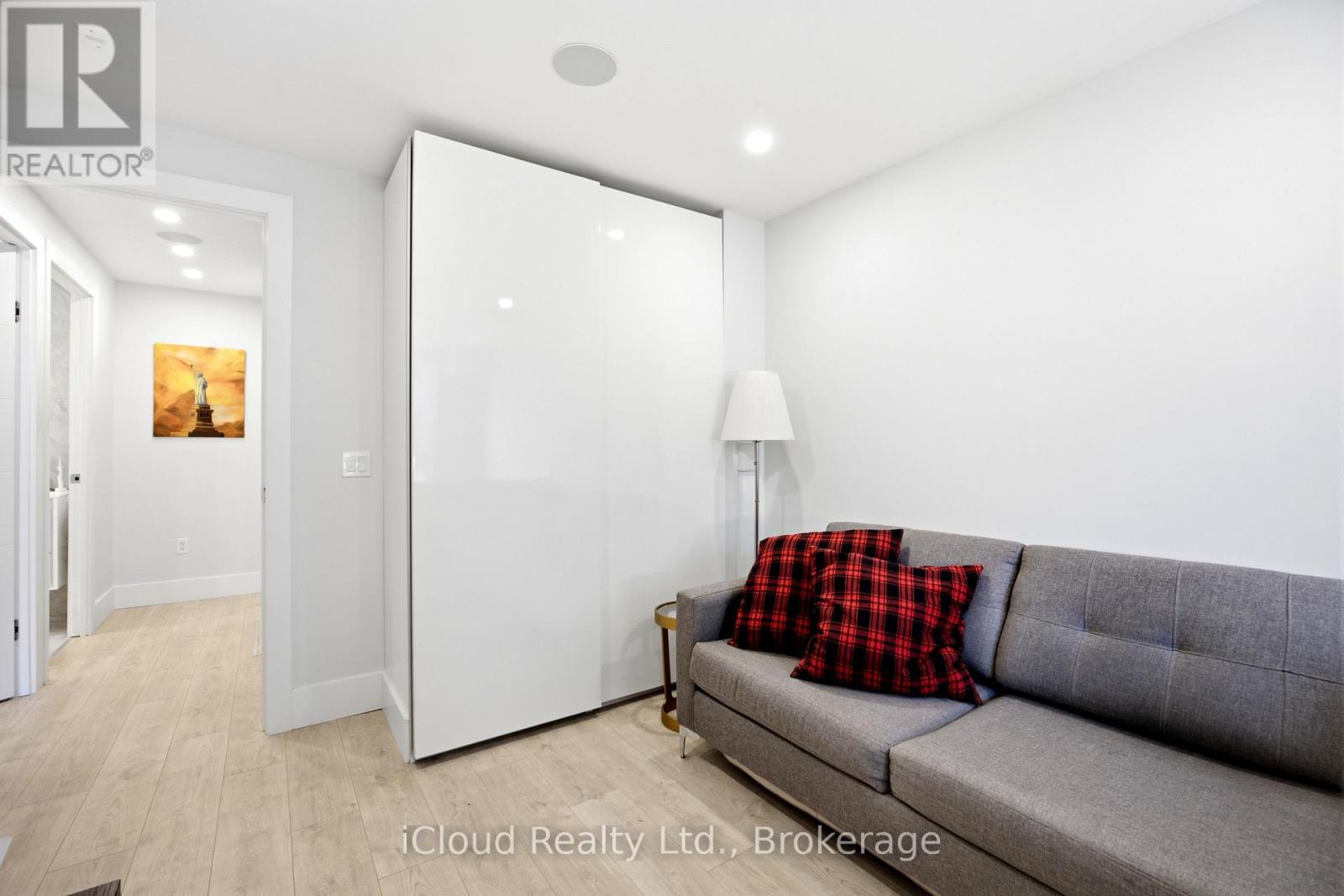 #PH16 650 SHEPPARD AVENUE E - 28
