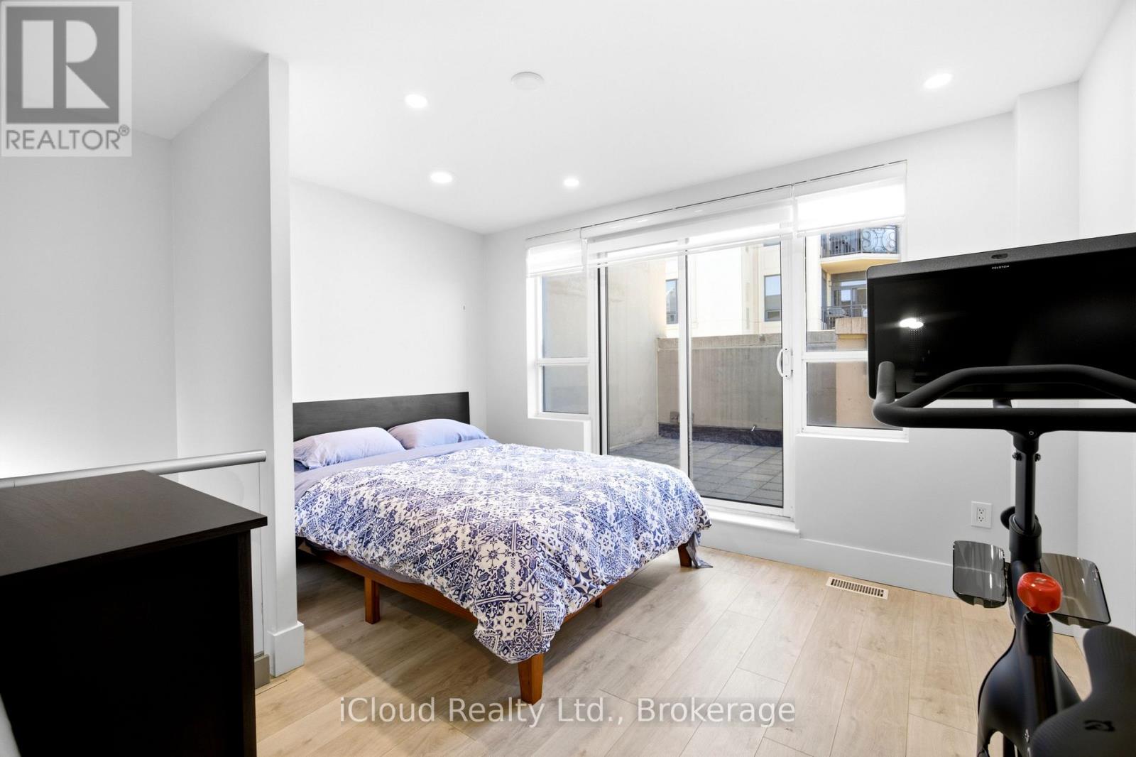 #PH16 650 SHEPPARD AVENUE E - 31