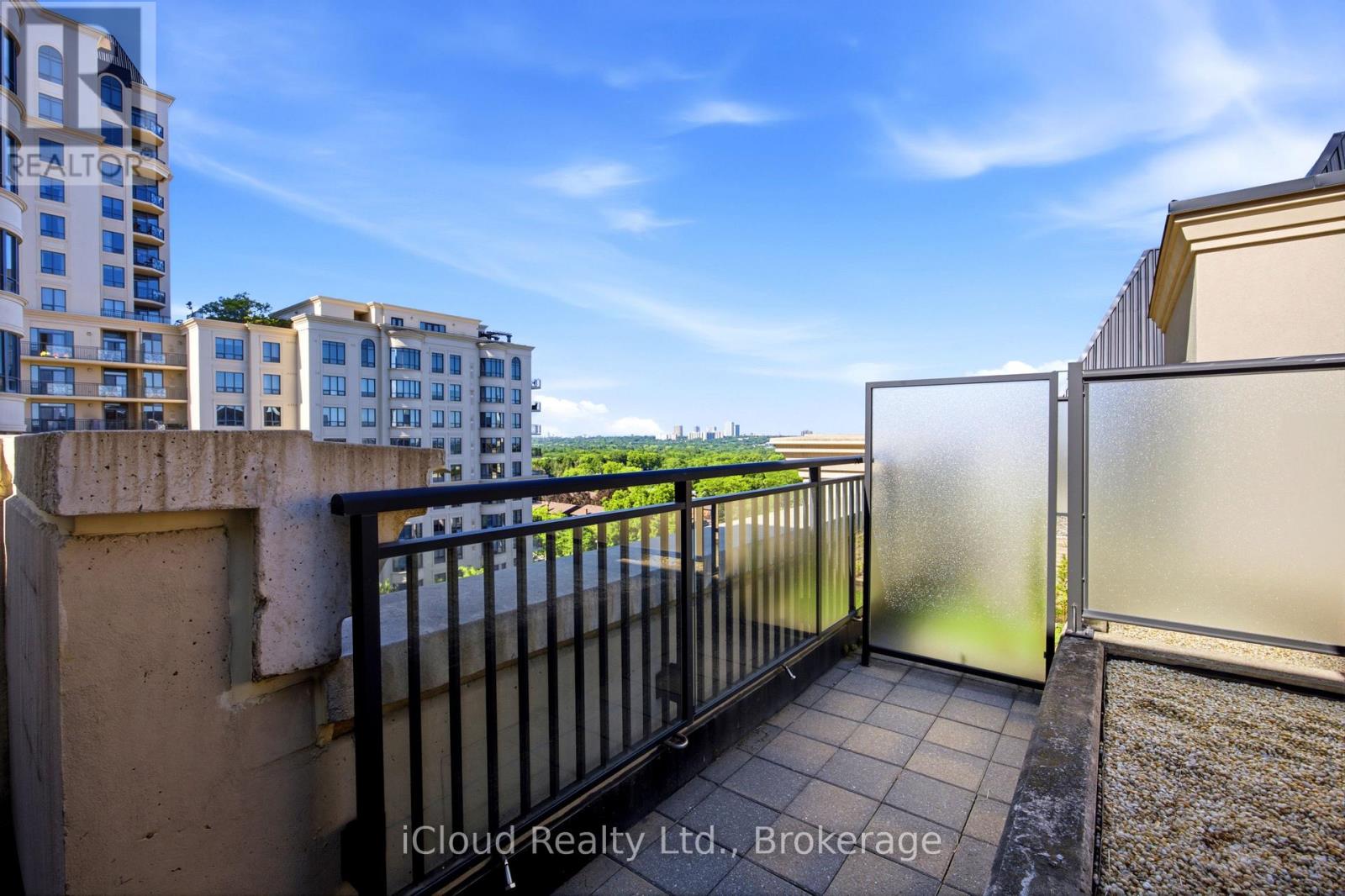 #PH16 650 SHEPPARD AVENUE E - 36