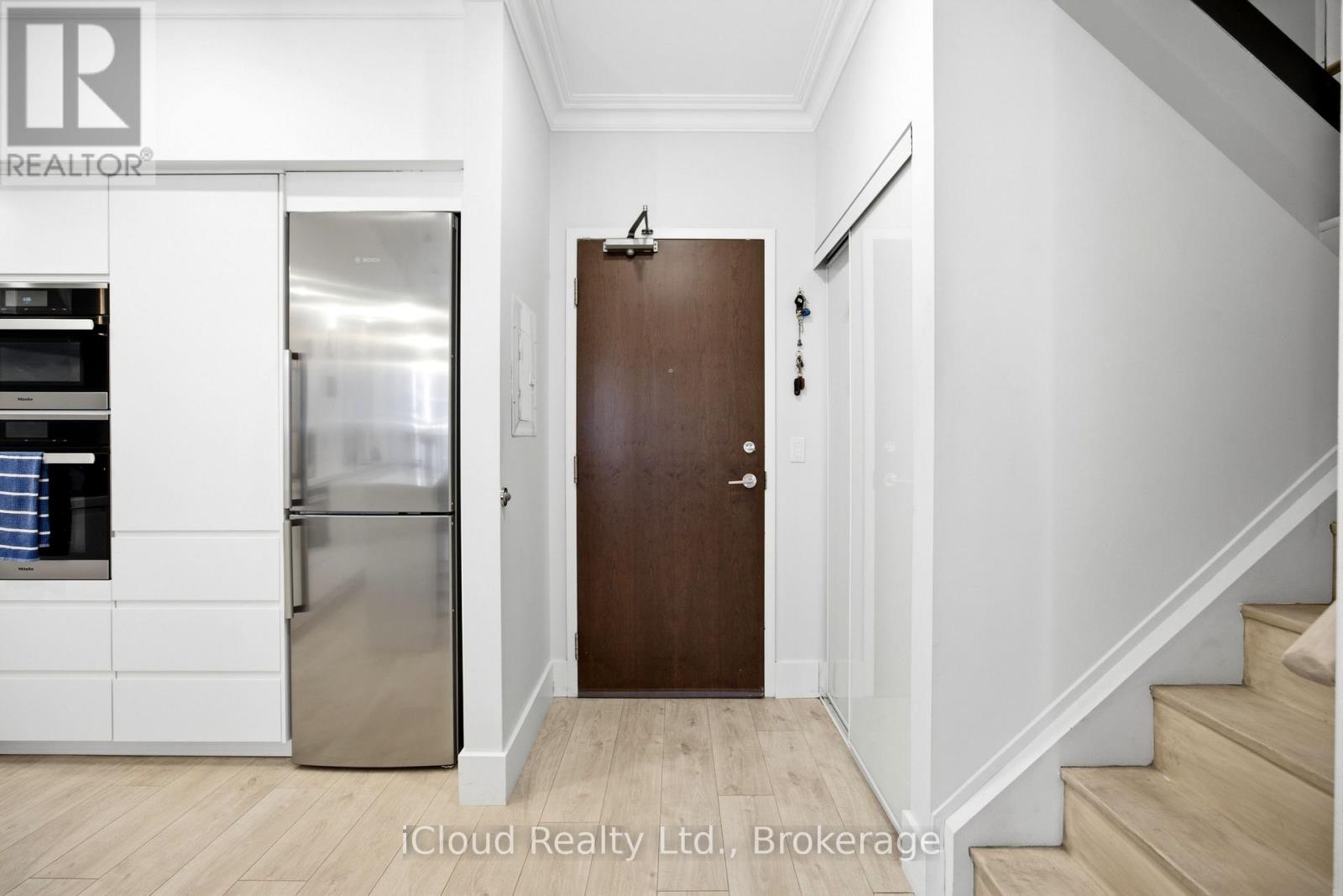 #PH16 650 SHEPPARD AVENUE E - 8