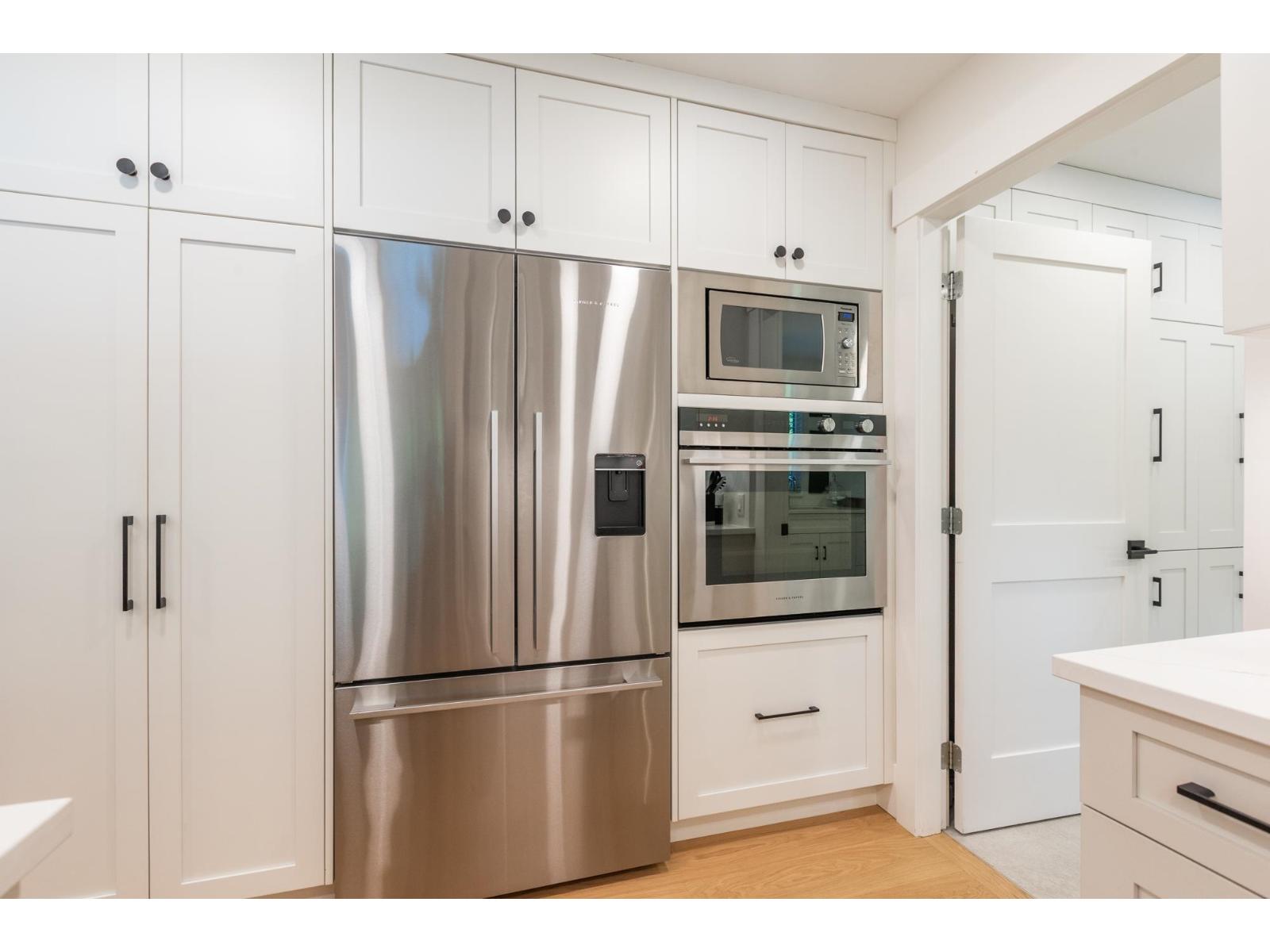 2836 COUNTRY WOODS DRIVE, Surrey