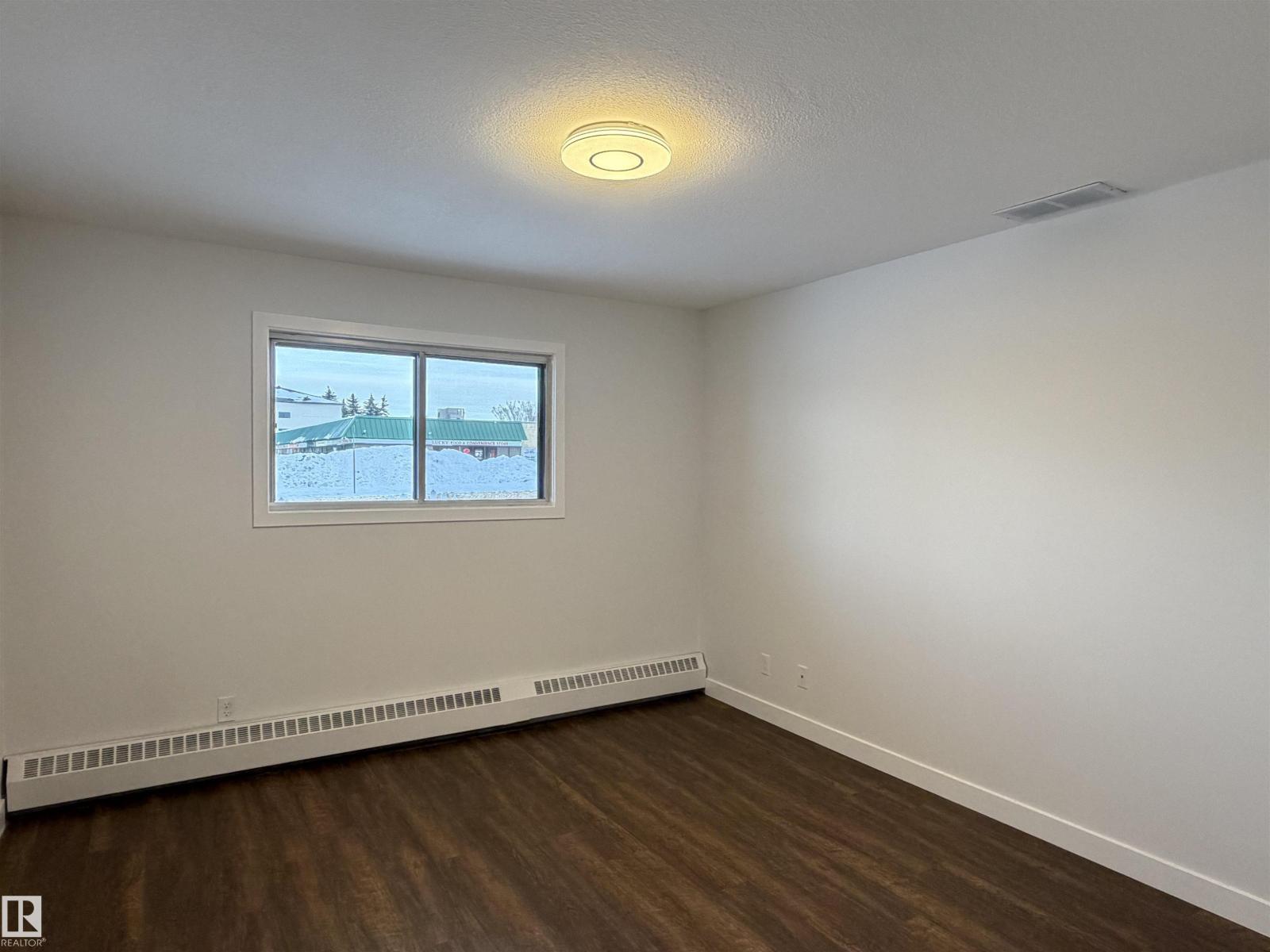 #103 10511 19 AV NW - 12