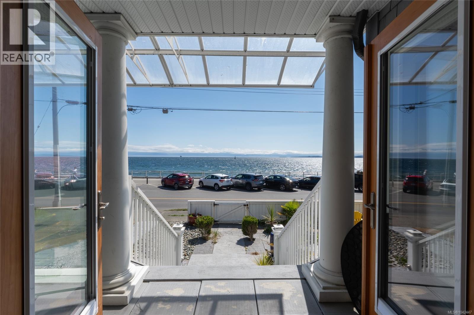 1 338 Dallas Road, Victoria