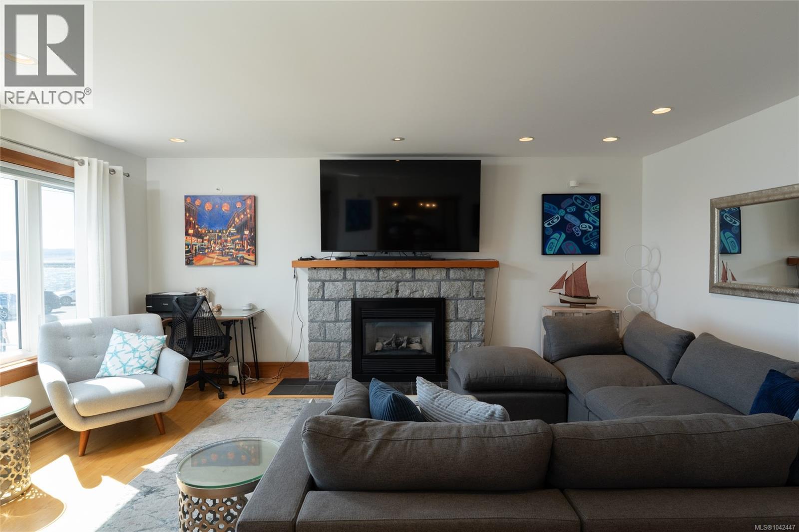 1 338 Dallas Road, Victoria