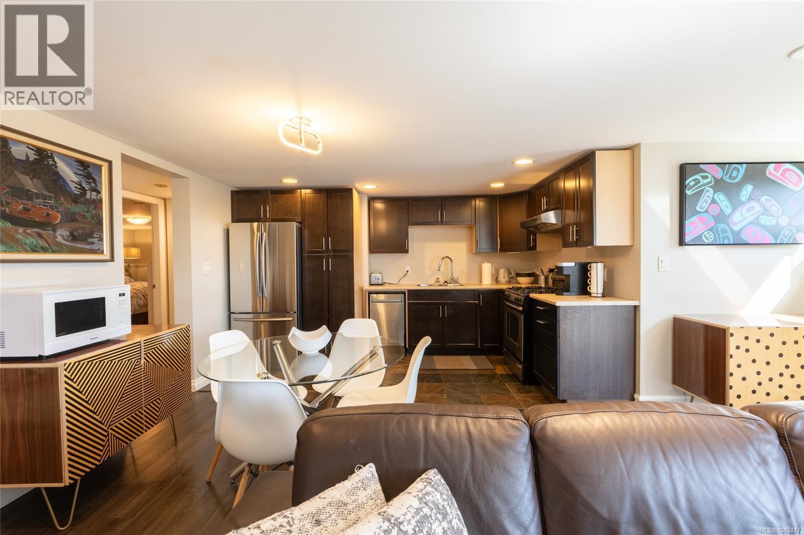 1 338 Dallas Road, Victoria