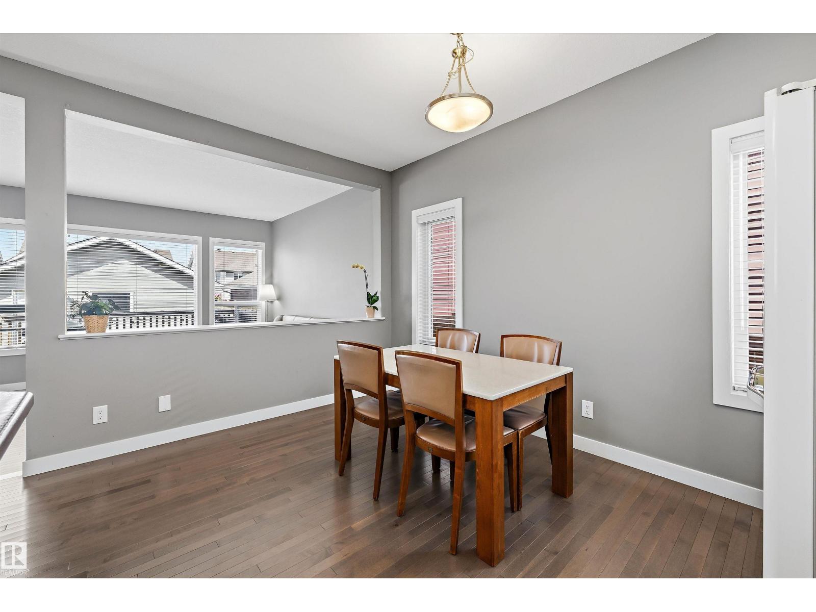 7212 23 AV SW - 17