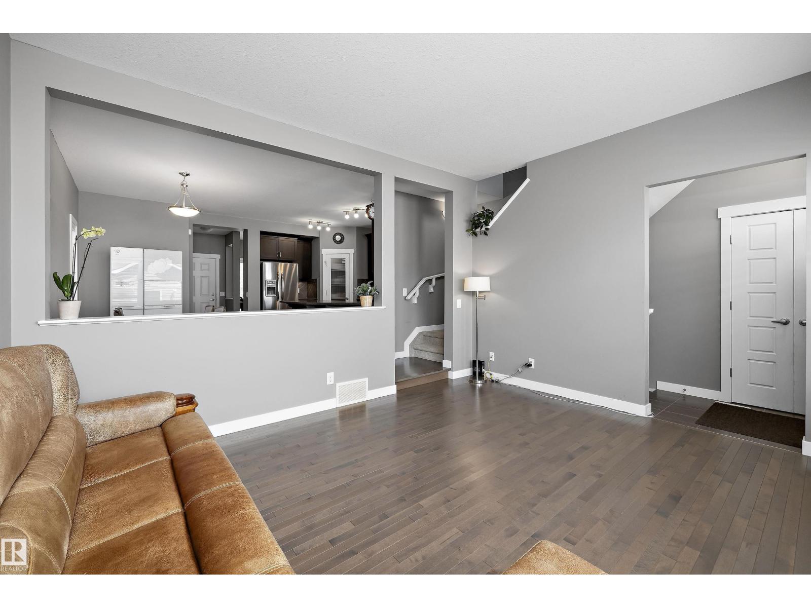7212 23 AV SW - 21