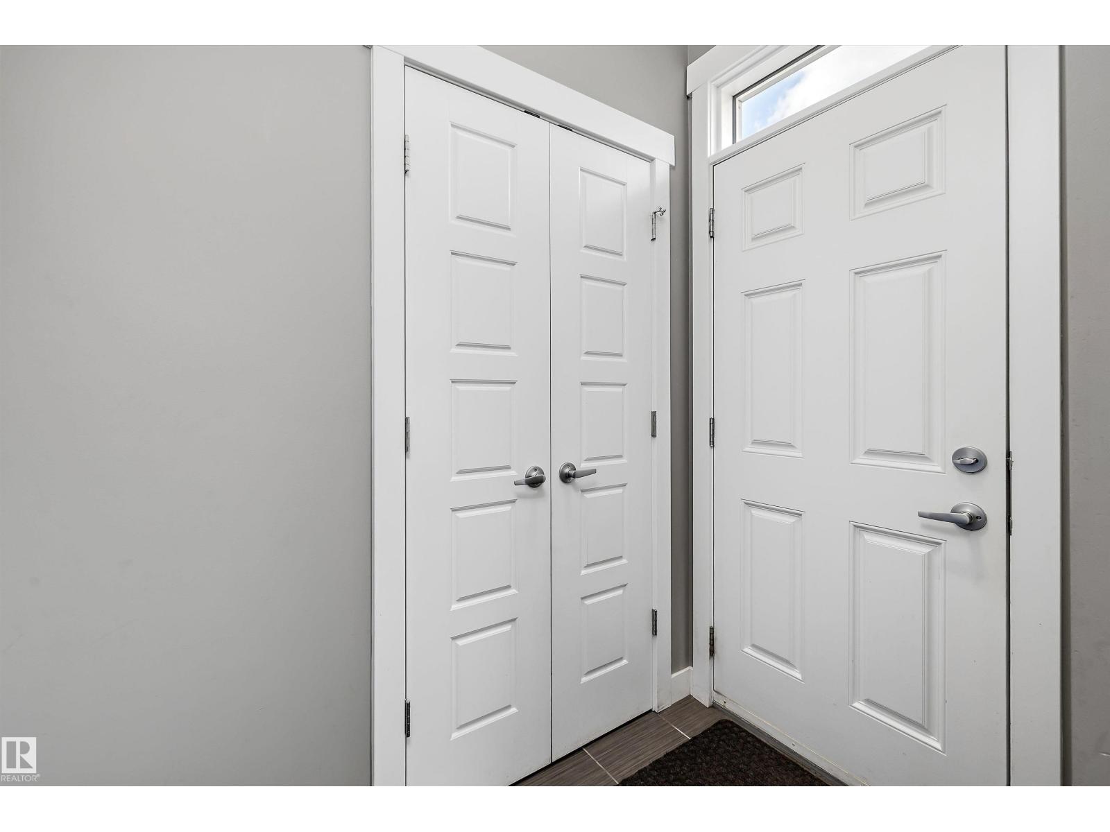 7212 23 AV SW - 24