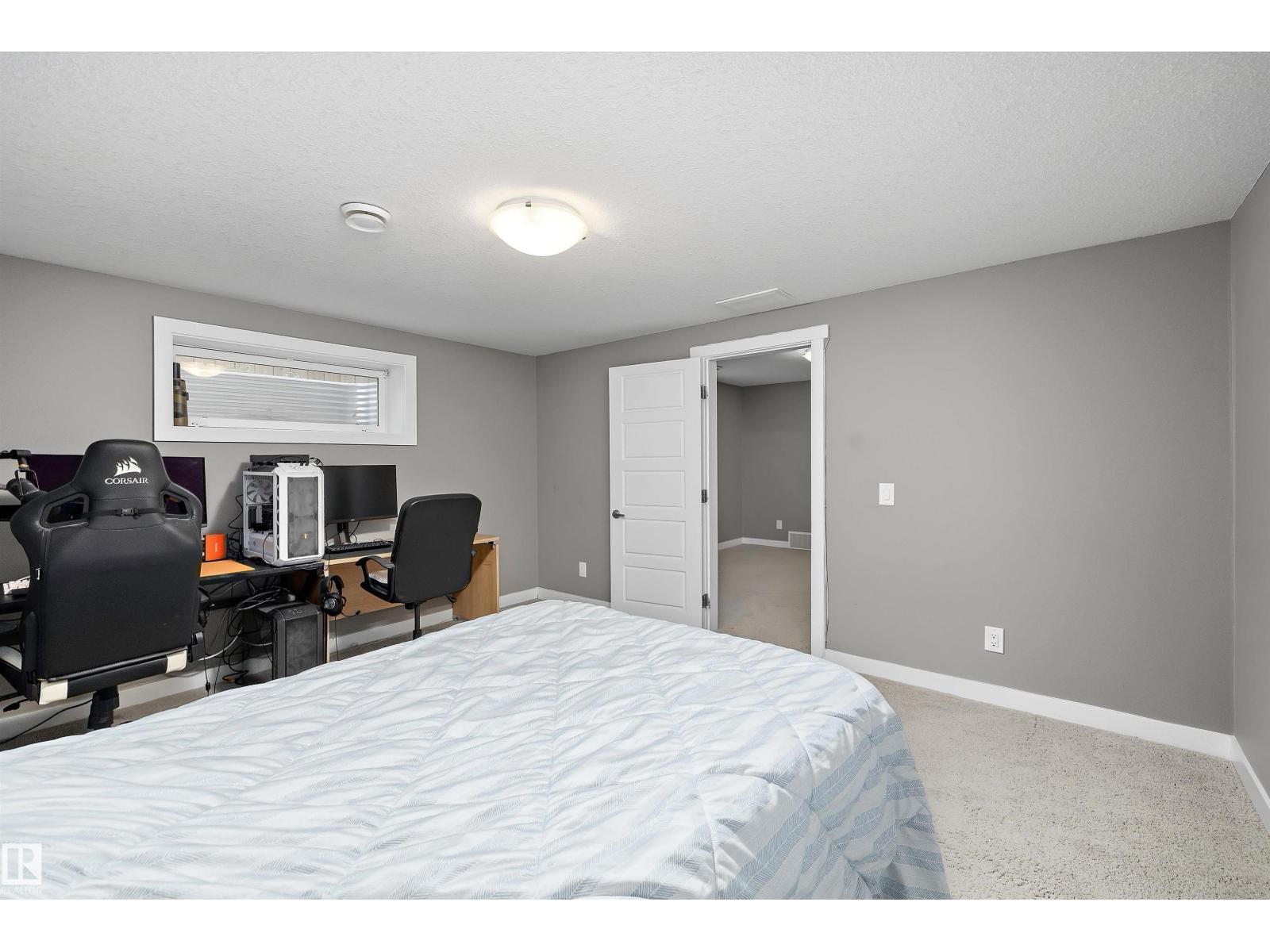 7212 23 AV SW - 32