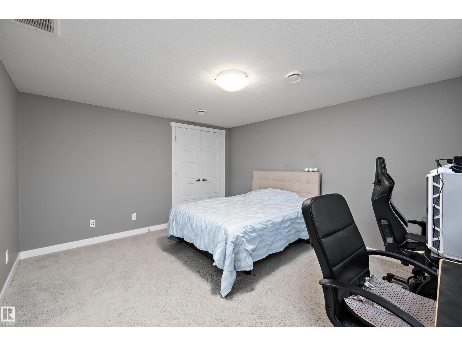 7212 23 AV SW - 33