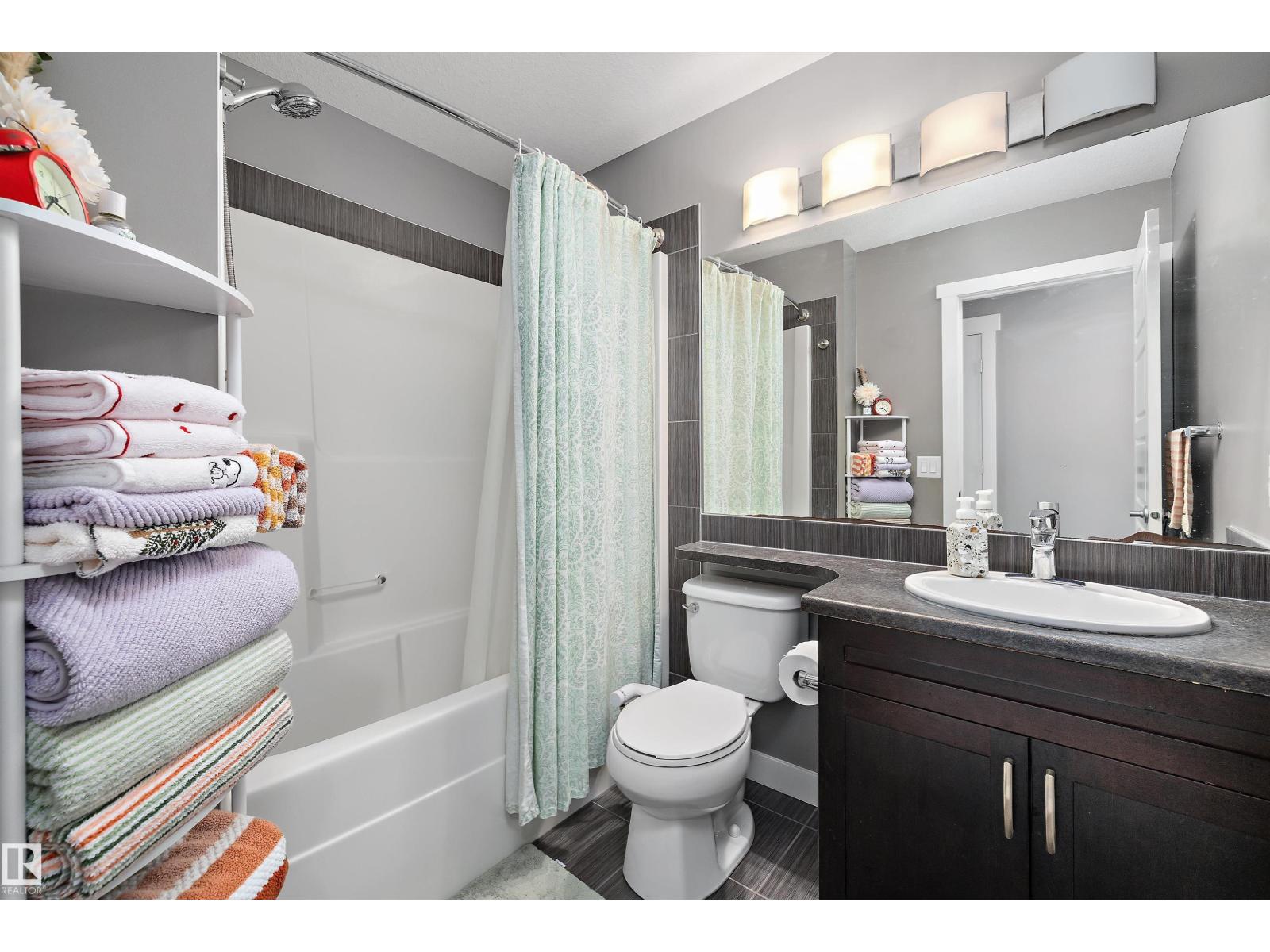 7212 23 AV SW — photo 41