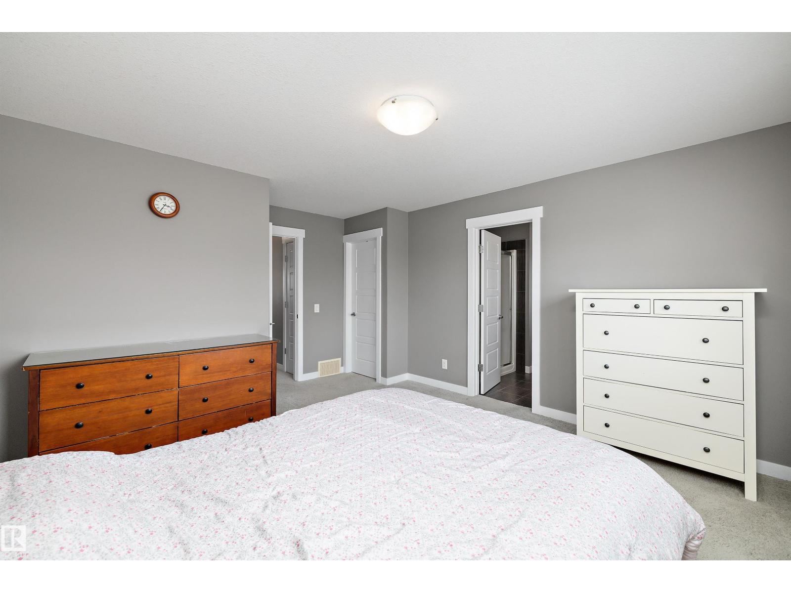 7212 23 AV SW - 43
