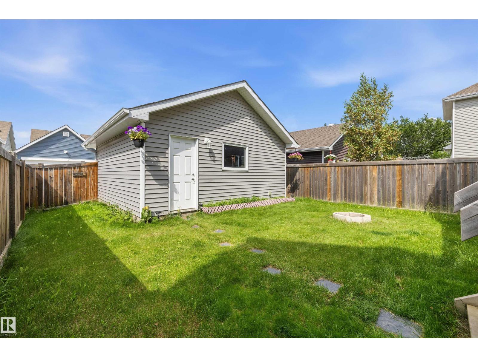 7212 23 AV SW - 50