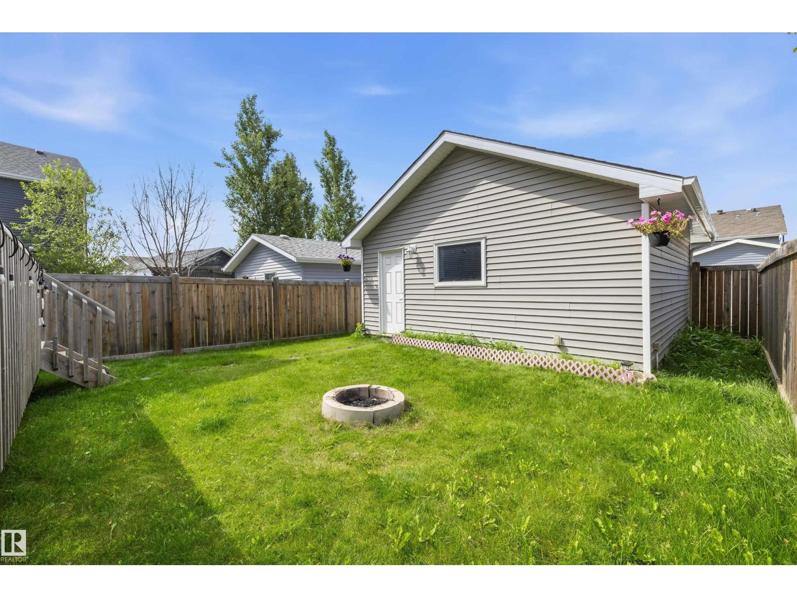7212 23 AV SW - 53