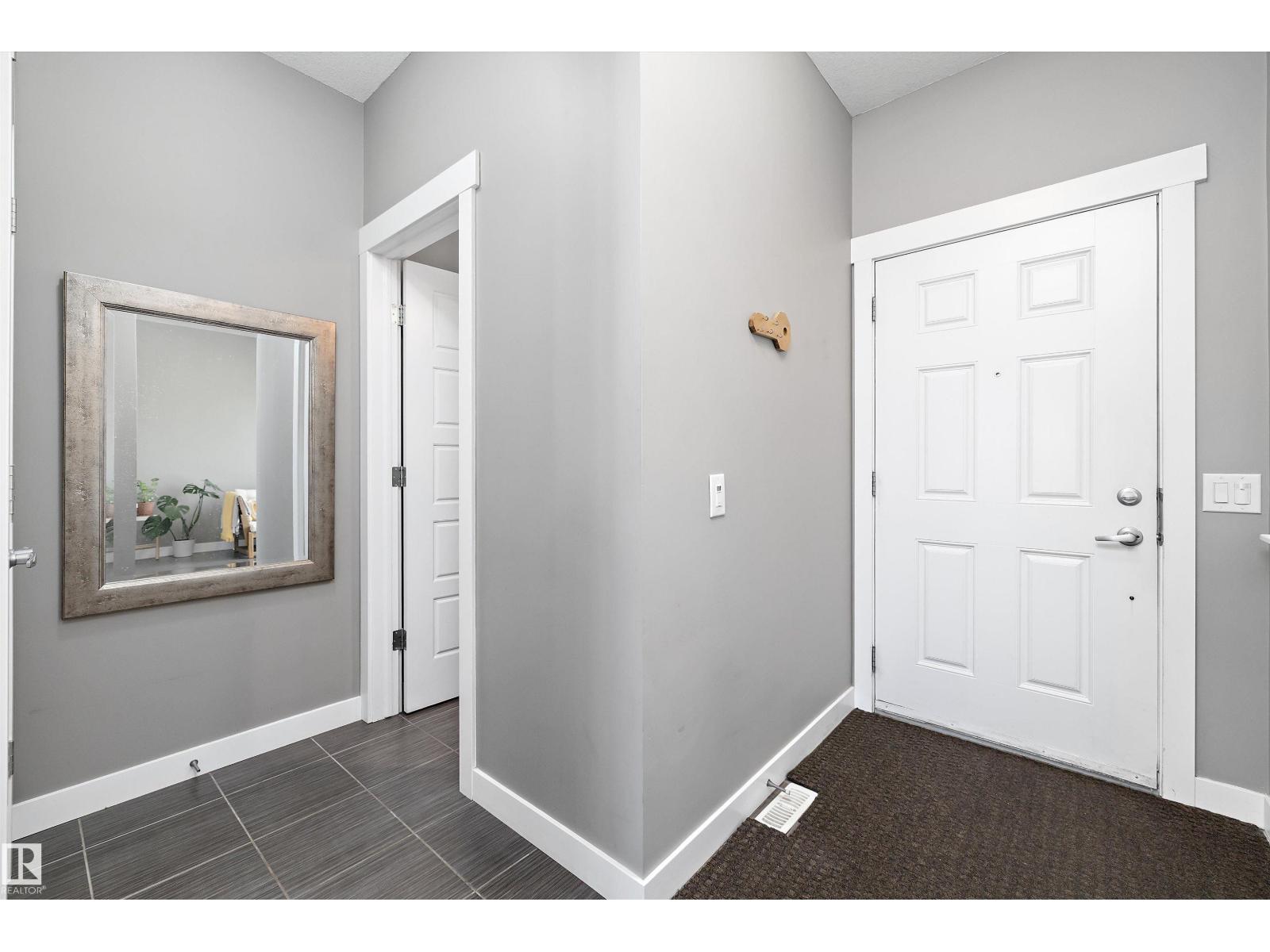 7212 23 AV SW - 7