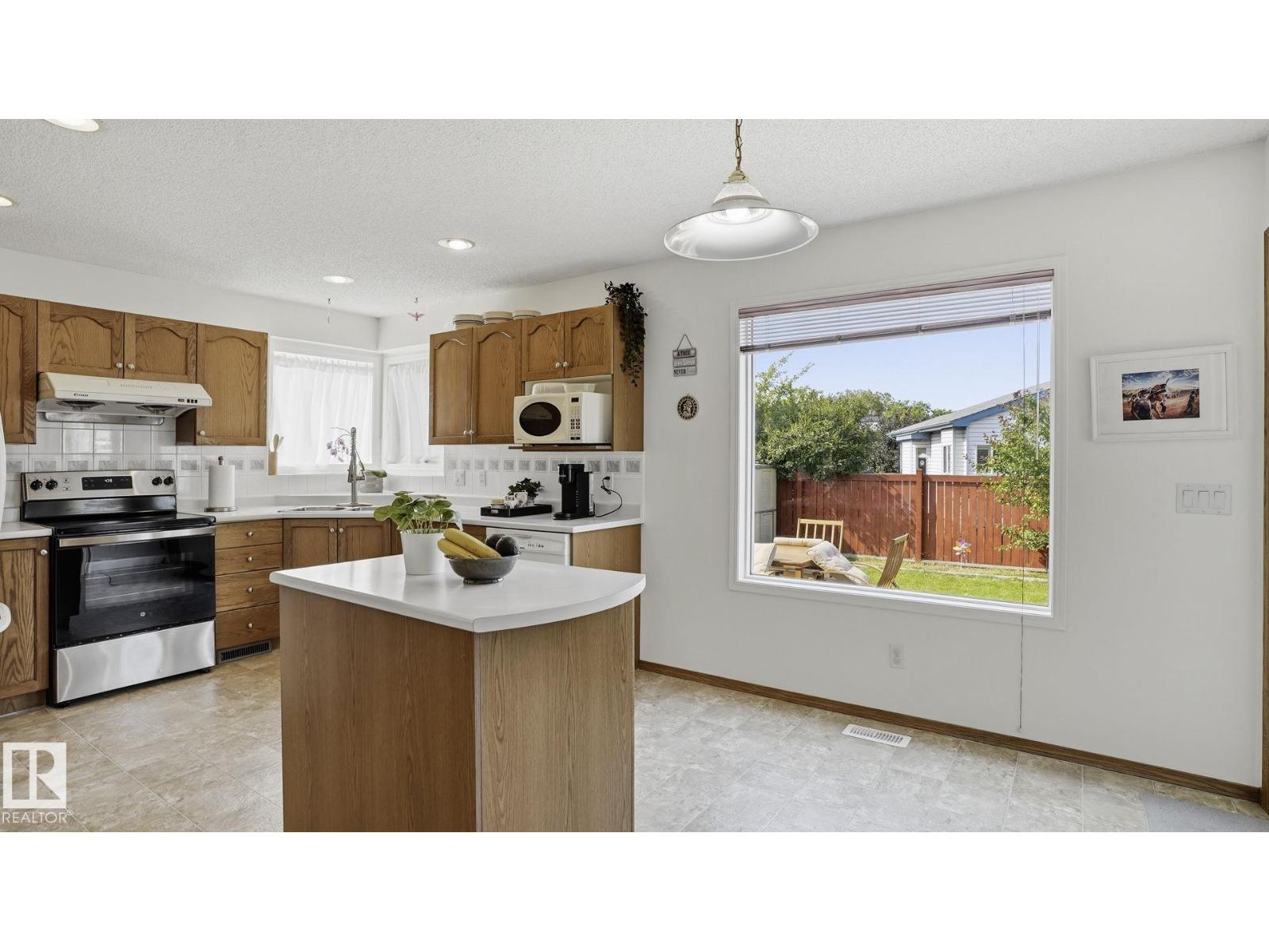 1225 KANE WD NW - 17