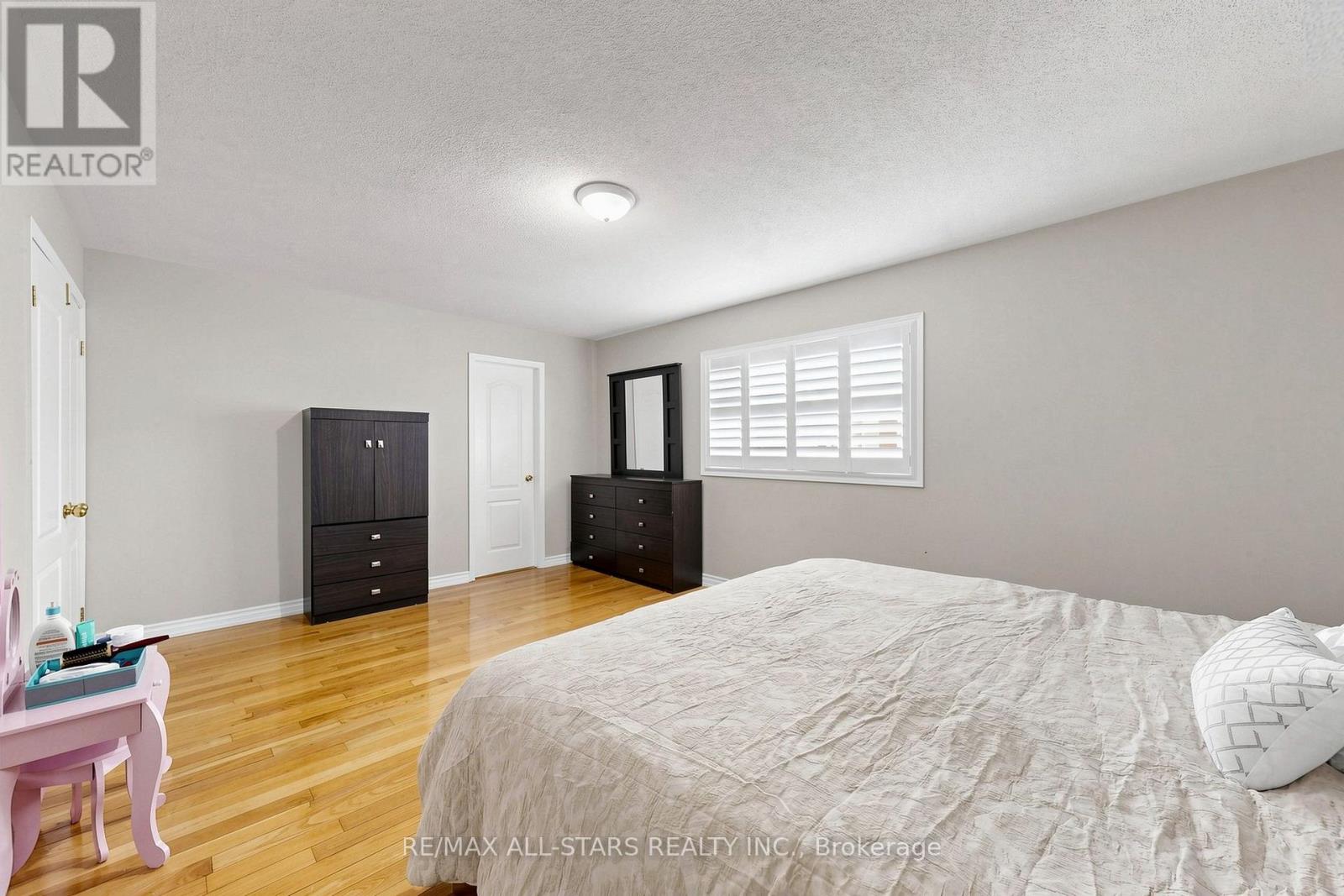 13 BOULDERBROOK DRIVE - 15