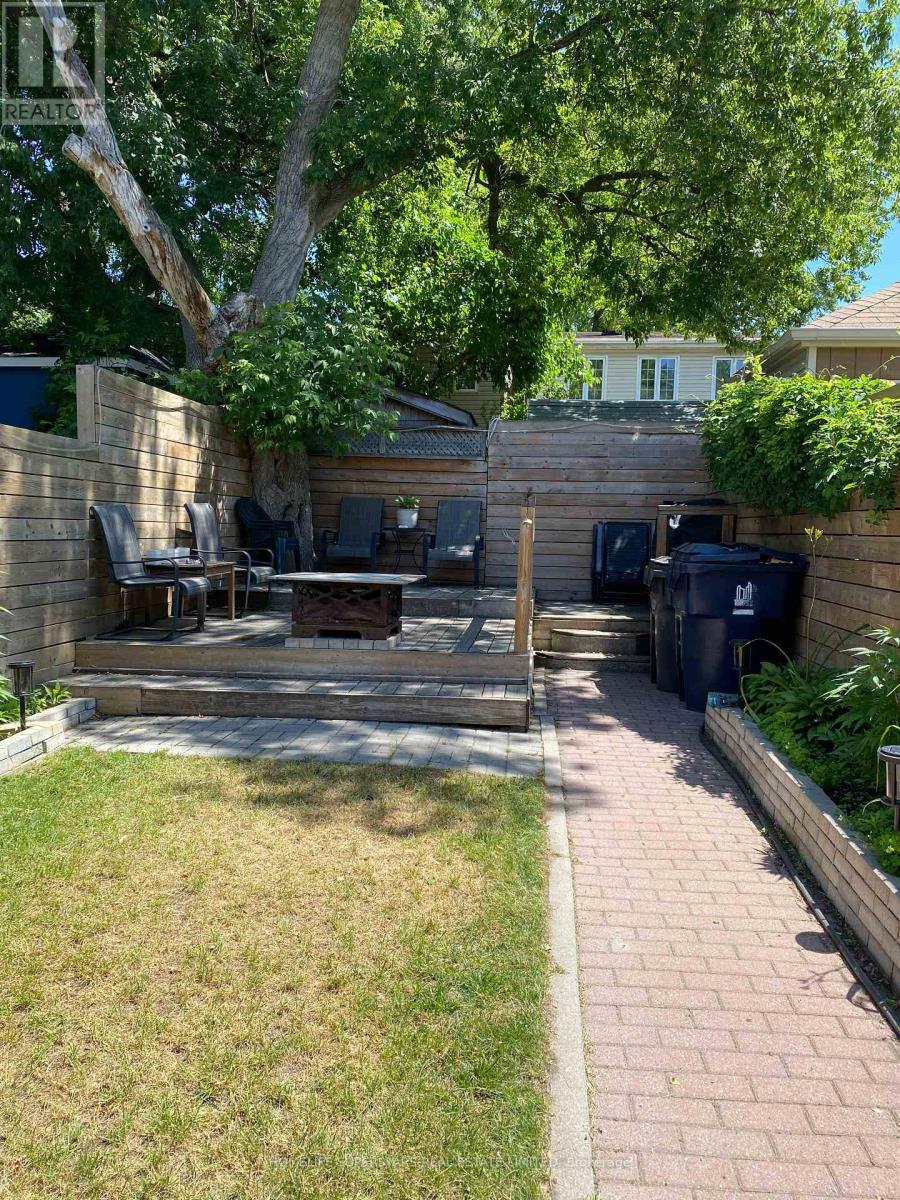1263 WOODBINE AVENUE - 12