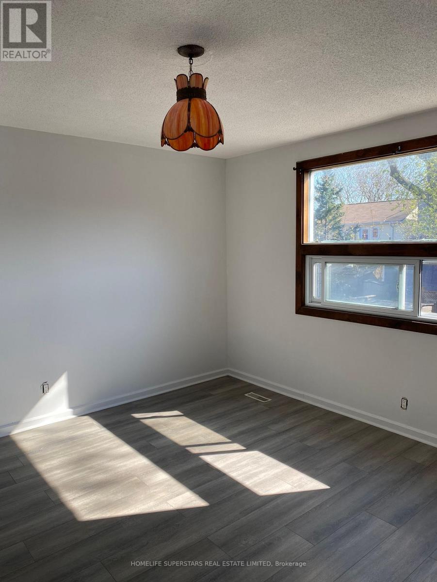 1263 WOODBINE AVENUE - 5
