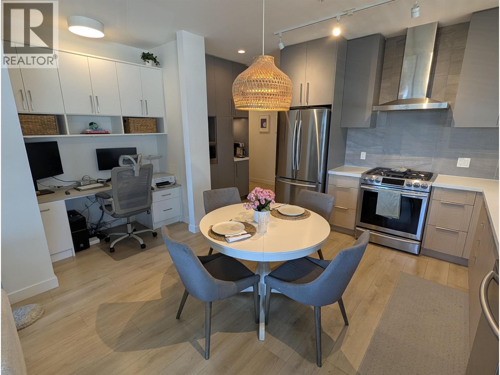 409 603 REGAN AVENUE, Coquitlam