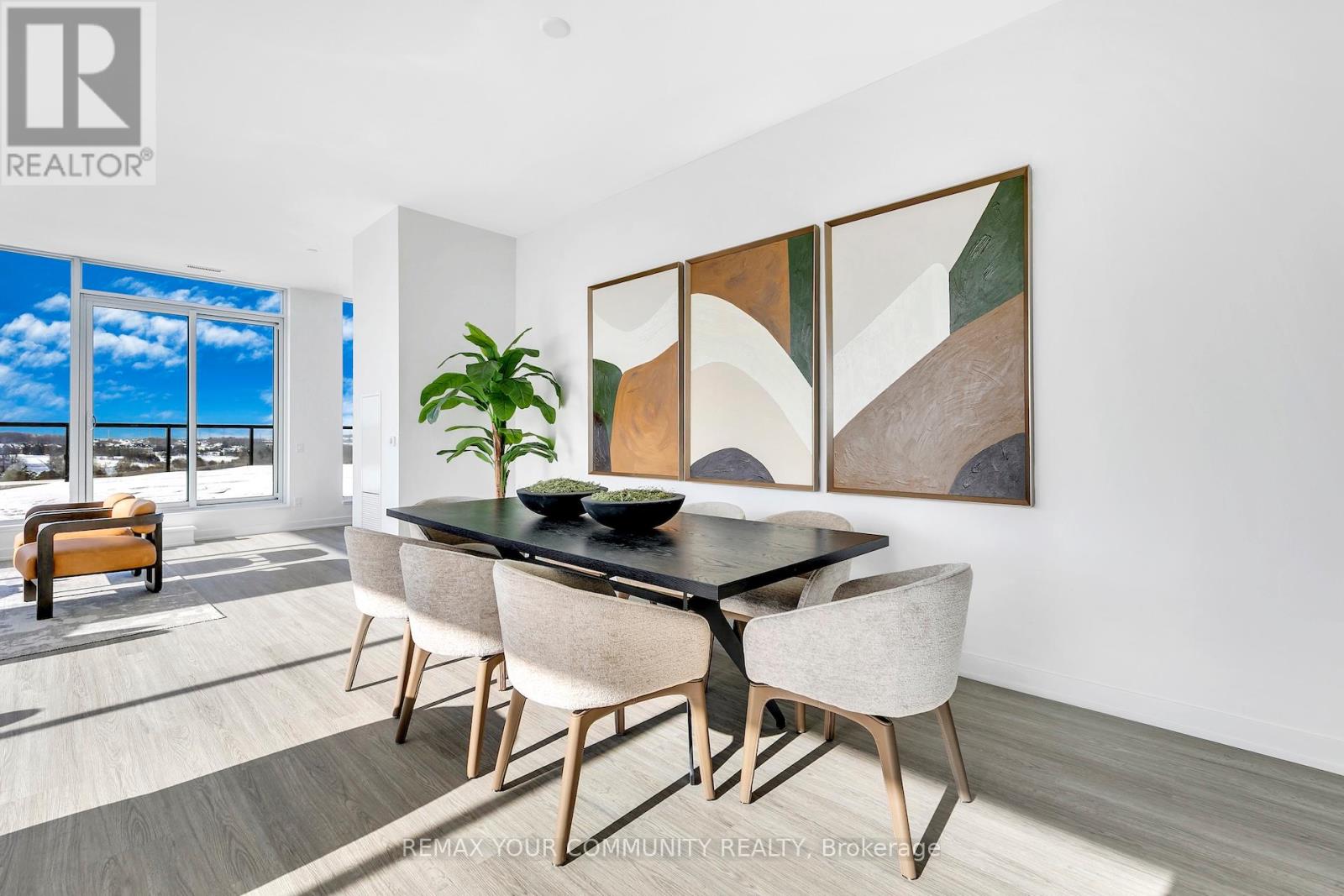 #1002 8188 YONGE STREET - 12