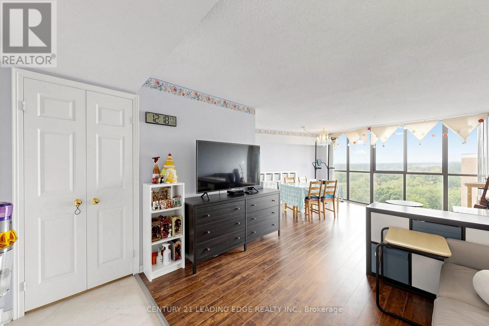 #1106 1230 MARLBOROUGH COURT W - 3