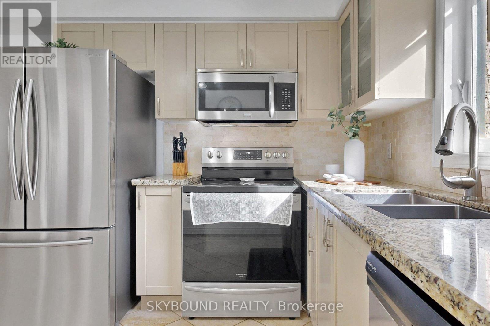 21 VIVIANS CRESCENT - 14