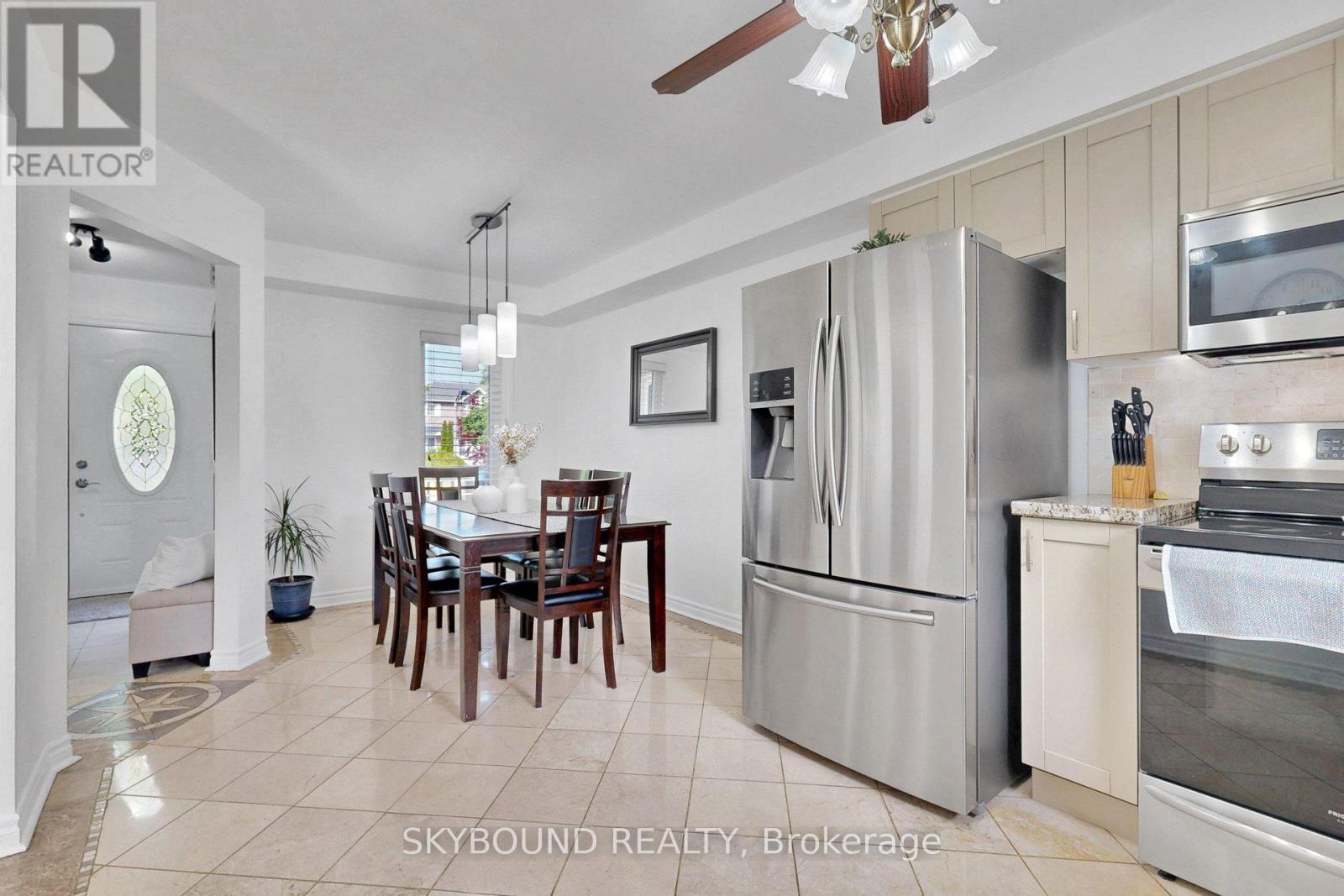 21 VIVIANS CRESCENT - 16
