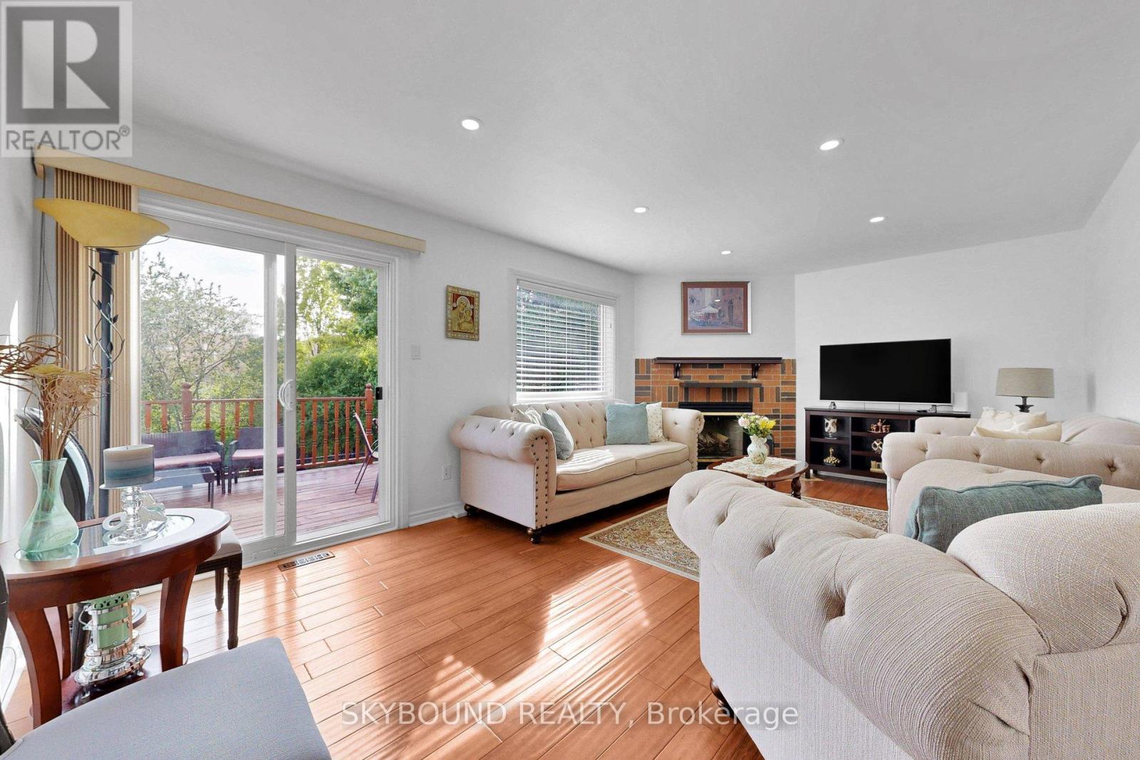 21 VIVIANS CRESCENT - 18