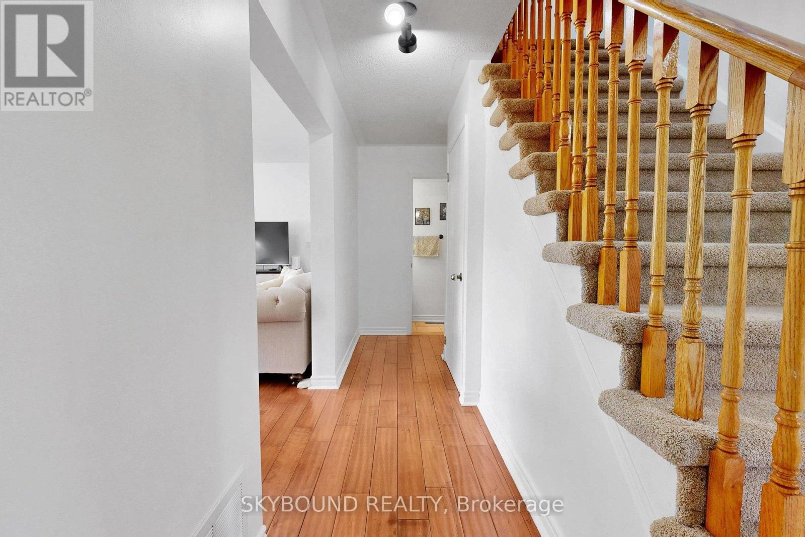 21 VIVIANS CRESCENT - 23