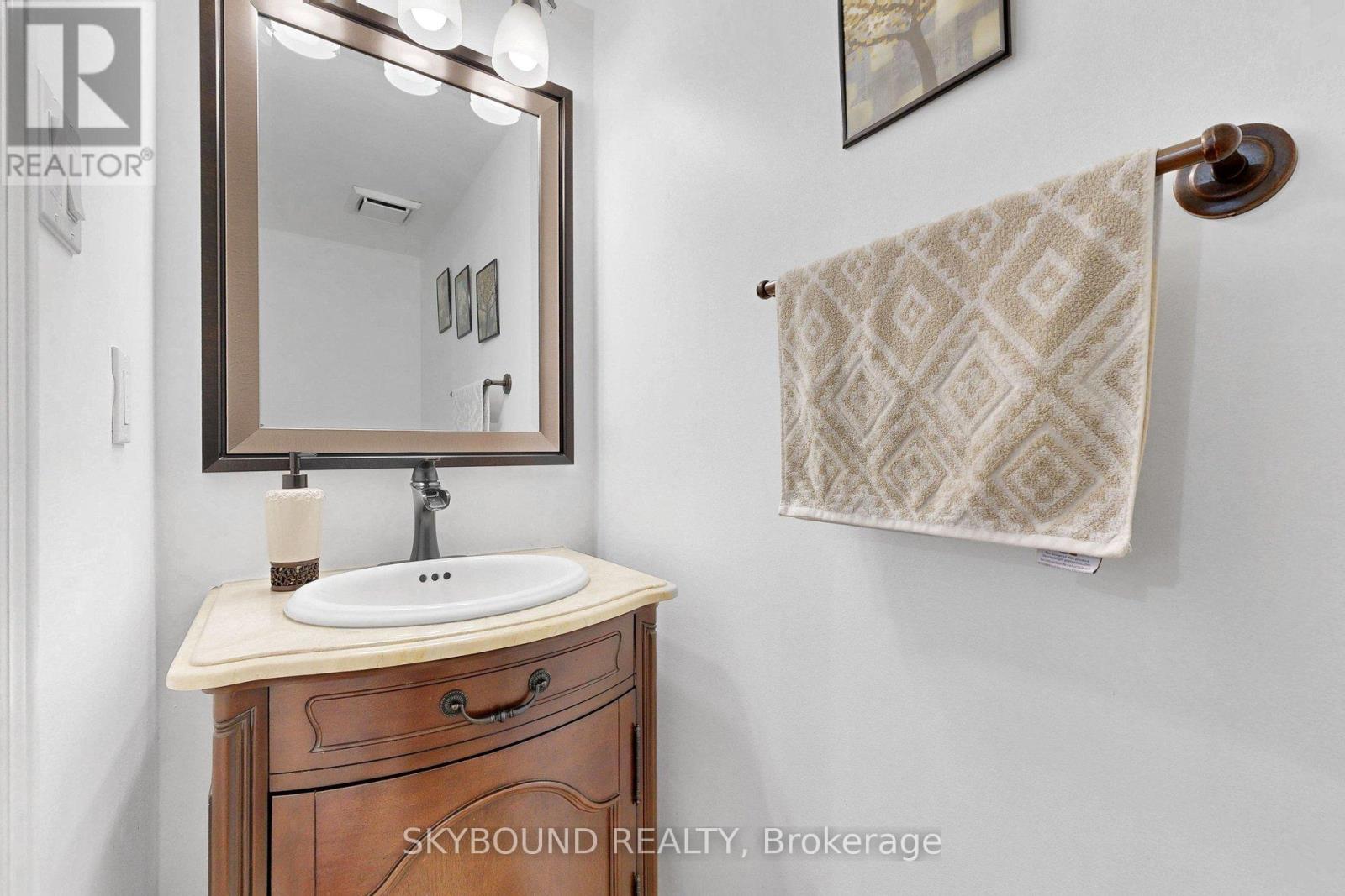 21 VIVIANS CRESCENT - 24