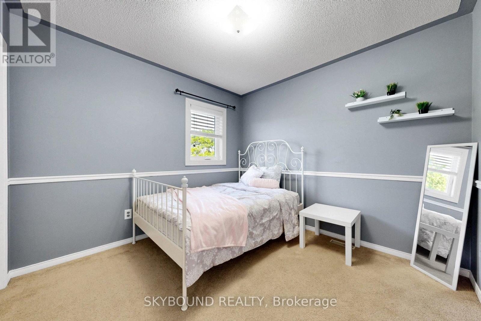 21 VIVIANS CRESCENT - 26